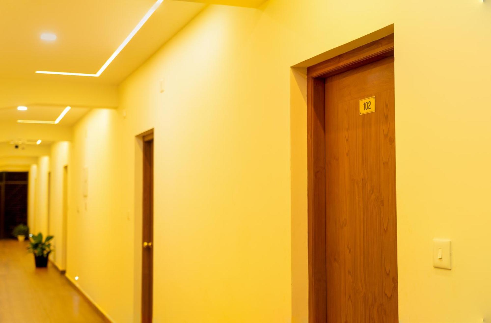 فندق Fly View Airport Residency نيدومباسيري المظهر الخارجي الصورة