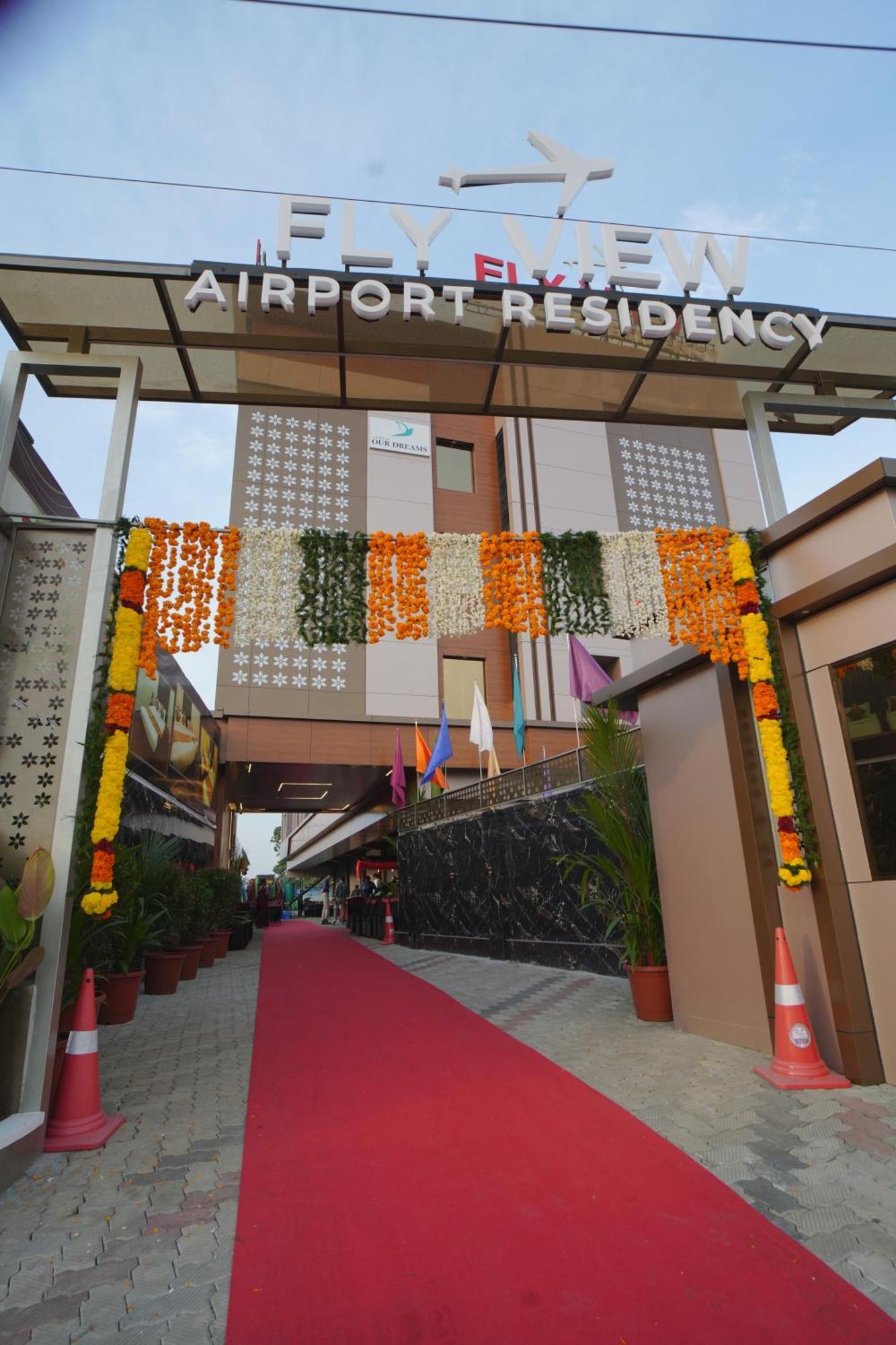 فندق Fly View Airport Residency نيدومباسيري المظهر الخارجي الصورة